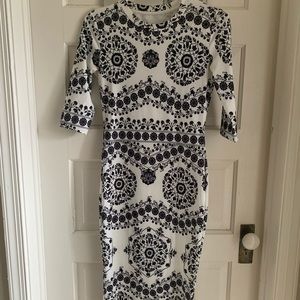 Great dress to go from work day to evening. Perfect for all occasions!